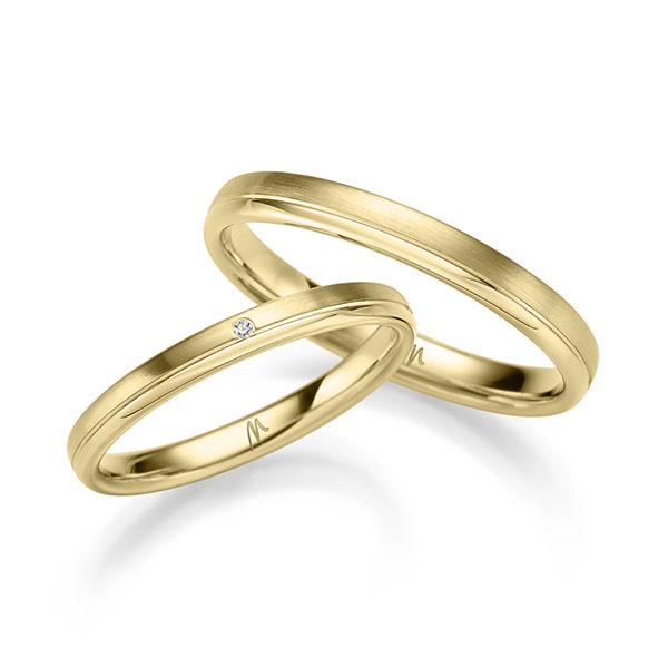 Paar klassische Trauringe/Eheringe in Gelbgold 333 mit zus. 0,005 ct. Brillant tw, vs von Merii