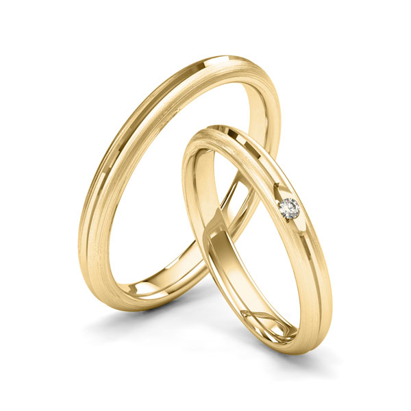 Paar klassische Trauringe/Eheringe in Gelbgold 375 mit zus. 0,025 ct. Brillant tw, si von Merii - M-1002-2 Paar klassische Trauringe/Eheringe in Gelbgold 375 mit zus. 0,025 ct. Brillant tw, si von Merii - M-1002-2
