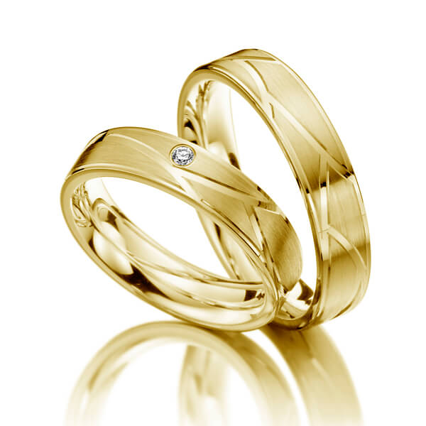 Paar klassische Trauringe/Eheringe in Gelbgold 375 mit zus. 0,03 ct. Brillant tw, si - NP-1131-2 Paar klassische Trauringe/Eheringe in Gelbgold 375 mit zus. 0,03 ct. Brillant tw, si - NP-1131-2