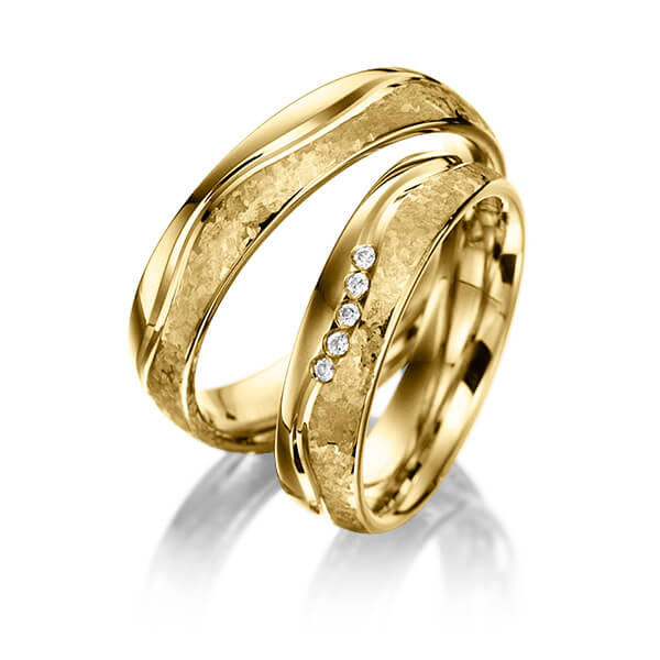 Paar klassische Trauringe/Eheringe in Gelbgold 375 mit zus. 0,05 ct. Brillant tw, si von Merii - M-1008-3 Paar klassische Trauringe/Eheringe in Gelbgold 375 mit zus. 0,05 ct. Brillant tw, si von Merii - M-1008-3