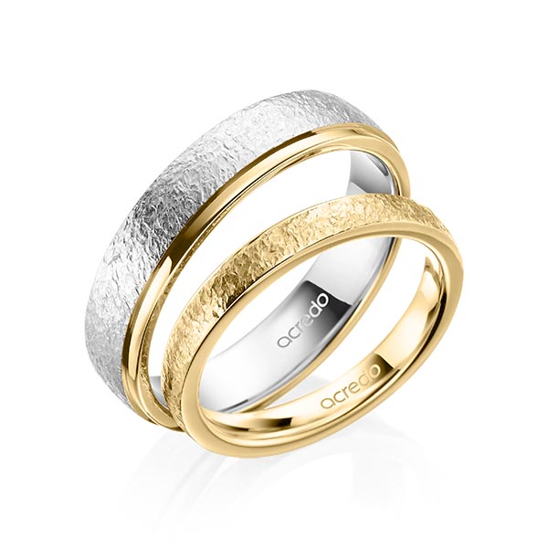 Paar klassische Trauringe/Eheringe in Gelbgold 585 , crushed Struktur von acredo - A-2023-9 Paar klassische Trauringe/Eheringe in Gelbgold 585 , crushed Struktur von acredo - A-2023-9