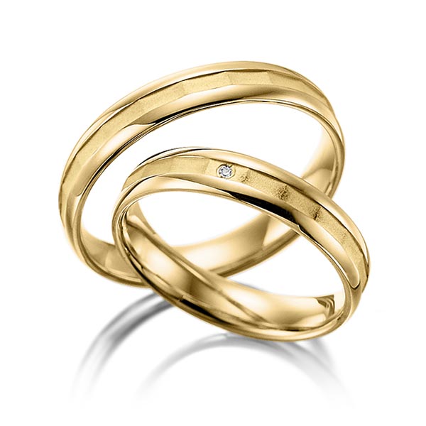 Paar klassische Trauringe/Eheringe in Gelbgold 585 mit zus. 0,005 ct. Brillant tw, si von Merii