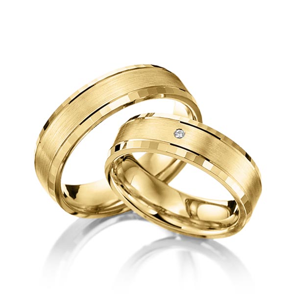 Paar klassische Trauringe/Eheringe in Gelbgold 585 mit zus. 0,01 ct. Brillant tw, si von Merii