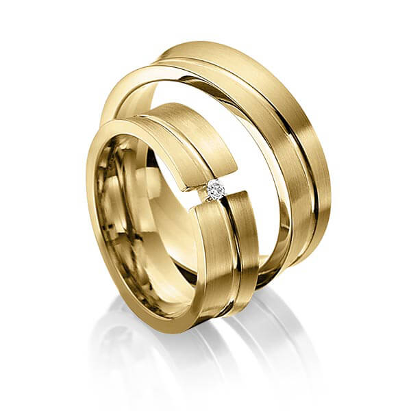 Paar klassische Trauringe/Eheringe in Gelbgold 585 mit zus. 0,025 ct. Brillant tw, si von 123GOLD