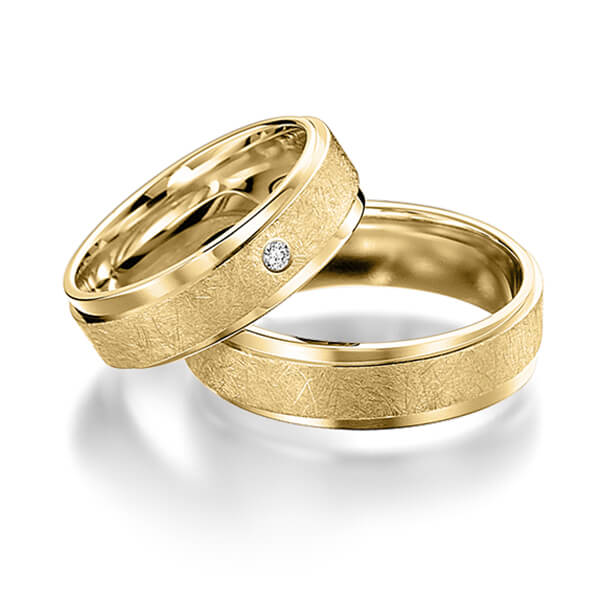 Paar klassische Trauringe/Eheringe in Gelbgold 585 mit zus. 0,02 ct. Brillant tw, si von acredo