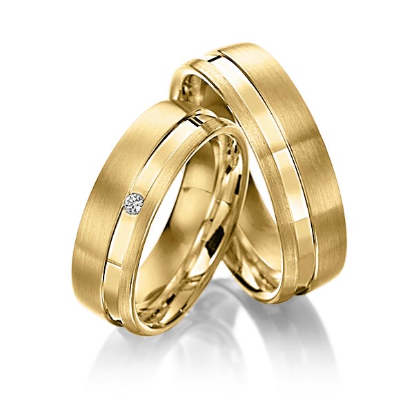 Paar klassische Trauringe/Eheringe in Gelbgold 585 mit zus. 0,02 ct. Brillant tw, si von Merii