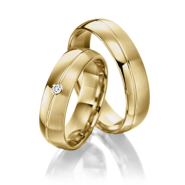 Paar klassische Trauringe/Eheringe in Gelbgold 585 mit zus. 0,02 ct. Brillant tw, si von Steinberg
