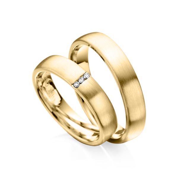 Paar klassische Trauringe/Eheringe in Gelbgold 585 mit zus. 0,03 ct. Brillant tw, si von Steinberg