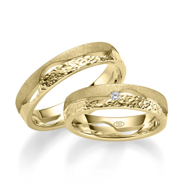 Paar klassische Trauringe/Eheringe in Gelbgold 585 mit zus. 0,04 ct. Brillant tw, si von 123GOLD