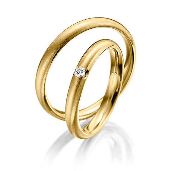 Paar klassische Trauringe/Eheringe in Gelbgold 585 mit zus. 0,04 ct. Brillant tw, si von Merii - M-1031-2 Paar klassische Trauringe/Eheringe in Gelbgold 585 mit zus. 0,04 ct. Brillant tw, si von Merii - M-1031-2