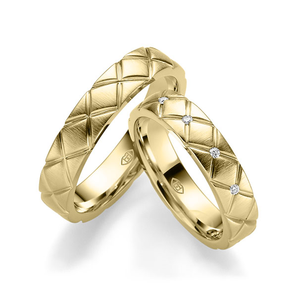 Paar klassische Trauringe/Eheringe in Gelbgold 585 mit zus. 0,05 ct. Brillant tw, si von 123GOLD