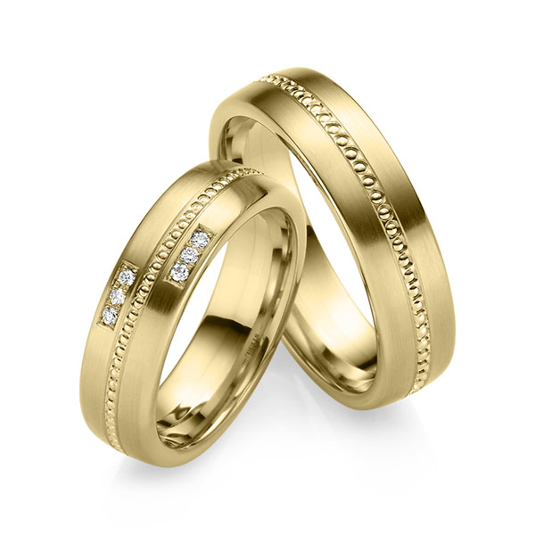 Paar klassische Trauringe/Eheringe in Gelbgold 585 mit zus. 0,06 ct. Brillant tw, si von 123GOLD