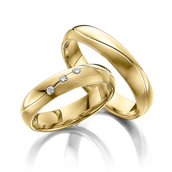 Paar klassische Trauringe/Eheringe in Gelbgold 585 mit zus. 0,06 ct. Brillant tw, si von Steinberg - Q-1140-3 Paar klassische Trauringe/Eheringe in Gelbgold 585 mit zus. 0,06 ct. Brillant tw, si von Steinberg - Q-1140-3