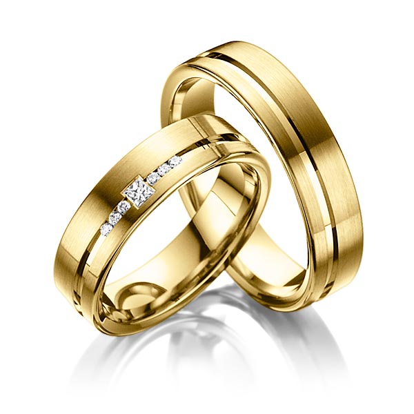 Paar klassische Trauringe/Eheringe in Gelbgold 585 mit zus. 0,098 ct. Prinzess-Diamant & Brillant tw, si von acredo - A-6007-3 Paar klassische Trauringe/Eheringe in Gelbgold 585 mit zus. 0,098 ct. Prinzess-Diamant & Brillant tw, si von acredo - A-6007-3