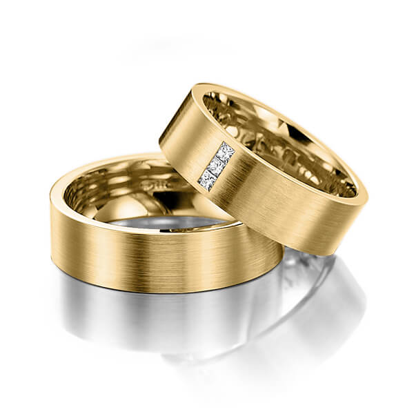 Paar klassische Trauringe/Eheringe in Gelbgold 585 mit zus. 0,09 ct. Prinzess-Diamant tw, vs von 123GOLD - Y-1121-1 Paar klassische Trauringe/Eheringe in Gelbgold 585 mit zus. 0,09 ct. Prinzess-Diamant tw, vs von 123GOLD - Y-1121-1