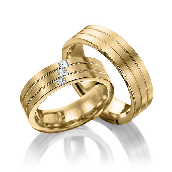 Paar klassische Trauringe/Eheringe in Gelbgold 585 mit zus. 0,12 ct. Prinzess-Diamant tw, vs von 123GOLD - Y-1094-5 Paar klassische Trauringe/Eheringe in Gelbgold 585 mit zus. 0,12 ct. Prinzess-Diamant tw, vs von 123GOLD - Y-1094-5