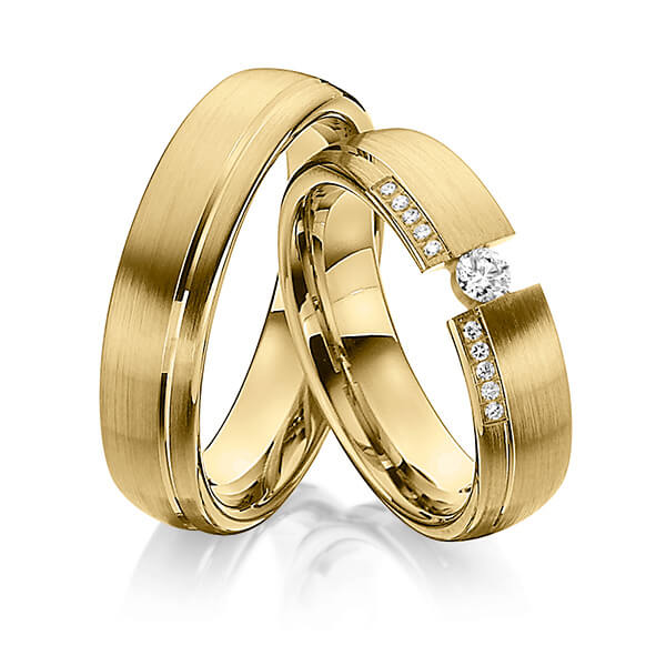 Paar klassische Trauringe/Eheringe in Gelbgold 585 mit zus. 0,15 ct. Brillant tw, si von Steinberg