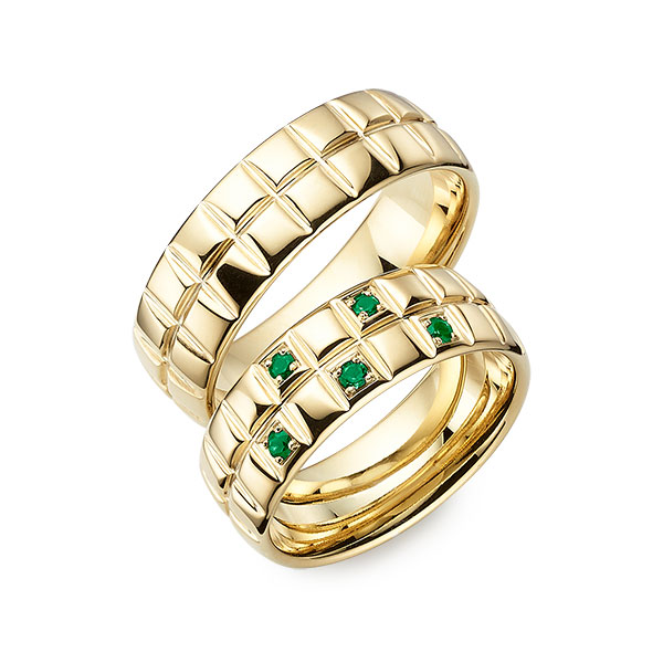 Paar klassische Trauringe/Eheringe in Gelbgold 585 mit zus. 0,15 ct. Brillant von 123GOLD