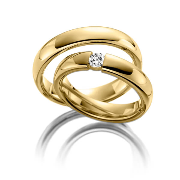 Paar klassische Trauringe/Eheringe in Gelbgold 585 mit zus. 0,17 ct. Brillant tw, si von Steinberg