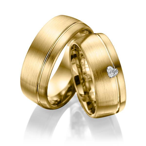 Paar klassische Trauringe/Eheringe in Gelbgold 585 mit zus. 0,1 ct. Herz-Diamant tw, vs von 123GOLD - Y-1011-19 Paar klassische Trauringe/Eheringe in Gelbgold 585 mit zus. 0,1 ct. Herz-Diamant tw, vs von 123GOLD - Y-1011-19