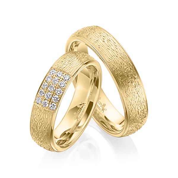Paar klassische Trauringe/Eheringe in Gelbgold 585 mit zus. 0,225 ct. Brillant tw, si von Steinberg