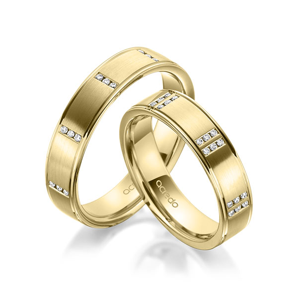 Paar klassische Trauringe/Eheringe in Gelbgold 585 mit zus. 0,345 ct. Brillant tw, vs von acredo