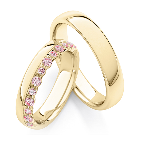 Paar klassische Trauringe/Eheringe in Gelbgold 585 mit zus. 0,38 ct. Pink von Steinberg