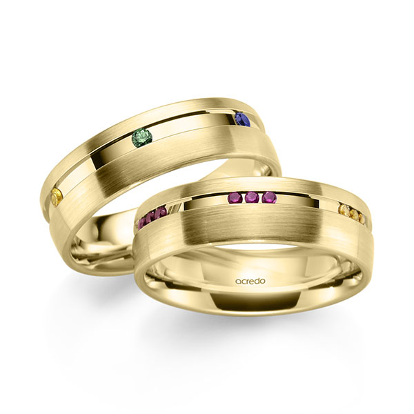 Paar klassische Trauringe/Eheringe in Gelbgold 750 mit zus. 0,51 ct. Brillant Saphir Orange (A 12) Apple Green Saphir Gelb (A 8) Rubin rot Saphir Blau (A 10) von acredo - A-2182-2