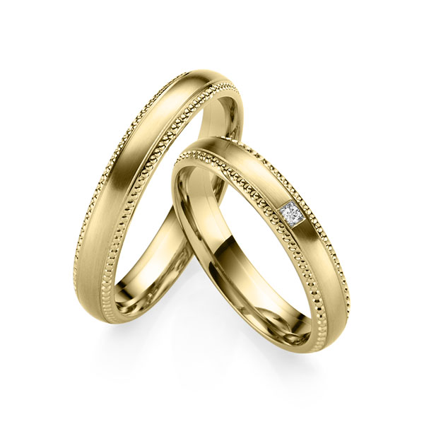 Paar klassische Trauringe/Eheringe in Gelbgold 916 mit zus. 0,02 ct. Brillant tw, vs von 123GOLD