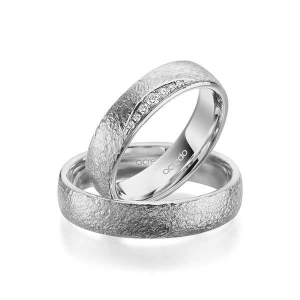 Paar klassische Trauringe/Eheringe in Graugold 585 crushed Struktur mit zus. 0,06 ct. Brillant tw, si von acredo