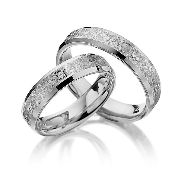 Paar klassische Trauringe/Eheringe in Graugold 585 mit zus. 0,01 ct. Brillant tw, si von Merii