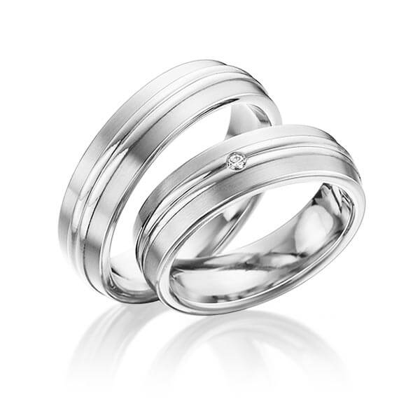 Paar klassische Trauringe/Eheringe in Graugold 585 mit zus. 0,025 ct. Brillant tw, si von 123GOLD