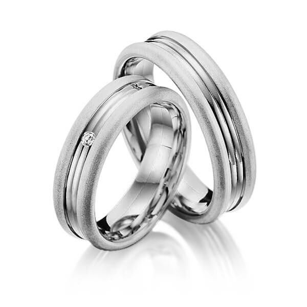Paar klassische Trauringe/Eheringe in Graugold 585 mit zus. 0,02 ct. Brillant tw, si von Merii