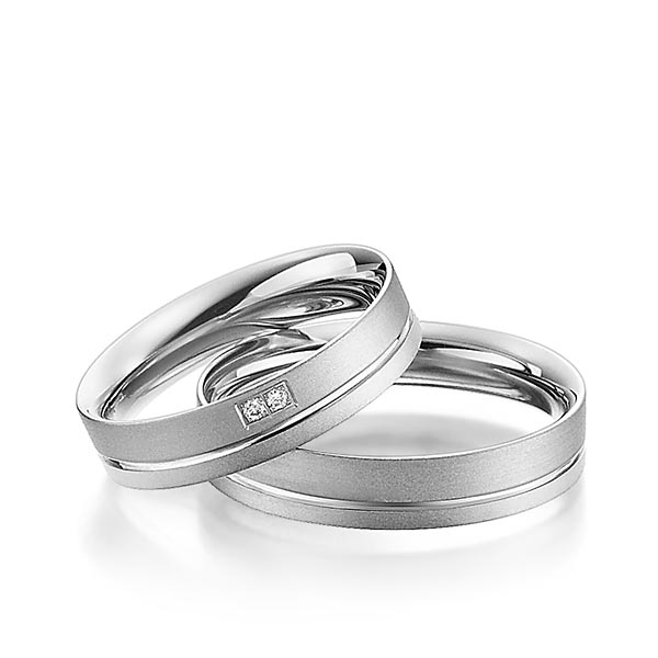 Paar klassische Trauringe/Eheringe in Graugold 585 mit zus. 0,02 ct. Brillant tw, si von Steinberg