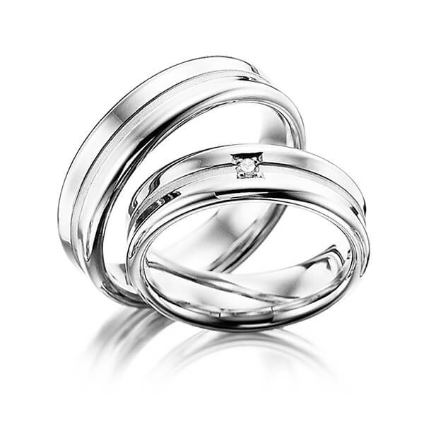 Paar klassische Trauringe/Eheringe in Graugold 585 mit zus. 0,03 ct. Brillant tw, si von Merii