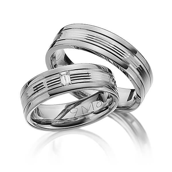 Paar klassische Trauringe/Eheringe in Graugold 585 mit zus. 0,05 ct. Baguette-Diamant tw, vs von Merii