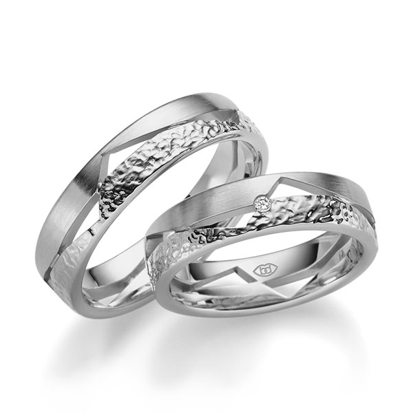 Paar klassische Trauringe/Eheringe in Graugold 585 mit zus. 0,06 ct. Brillant tw, si von 123GOLD