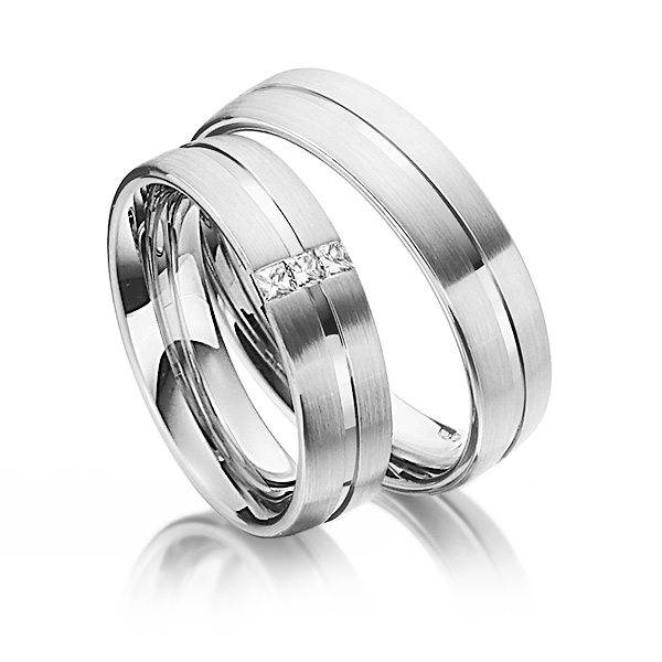 Paar klassische Trauringe/Eheringe in Graugold 585 mit zus. 0,09 ct. Prinzess-Diamant tw, si von Steinberg