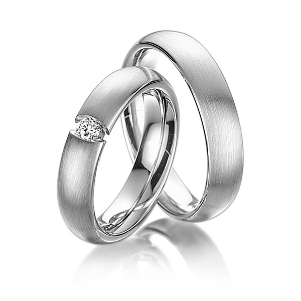 Paar klassische Trauringe/Eheringe in Graugold 585 mit zus. 0,12 ct. Brillant tw, si von Steinberg