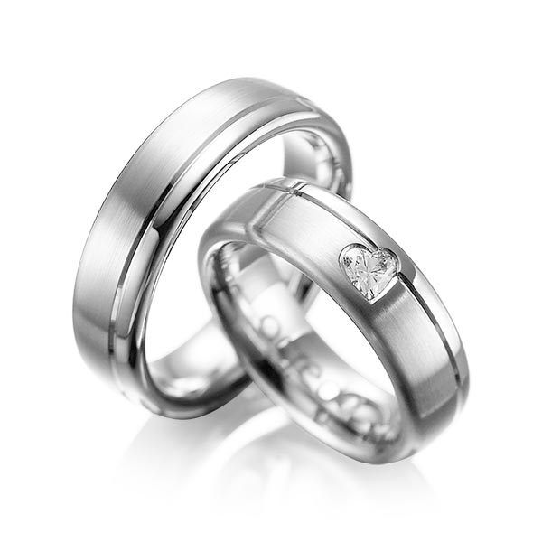 Paar klassische Trauringe/Eheringe in Graugold 585 mit zus. 0,22 ct. Herz-Diamant tw, vs von acredo - A-1045-4 Paar klassische Trauringe/Eheringe in Graugold 585 mit zus. 0,22 ct. Herz-Diamant tw, vs von acredo - A-1045-4