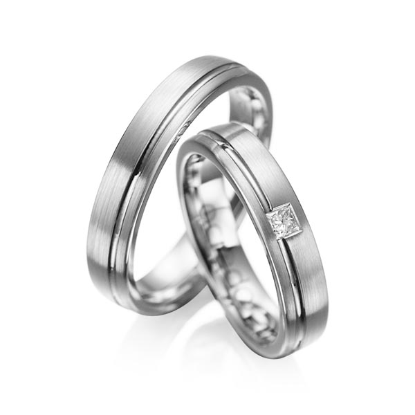 Paar klassische Trauringe/Eheringe in Graugold 750 mit zus. 0,08 ct. Prinzess-Diamant tw, si von acredo - A-1018-8 Paar klassische Trauringe/Eheringe in Graugold 750 mit zus. 0,08 ct. Prinzess-Diamant tw, si von acredo - A-1018-8