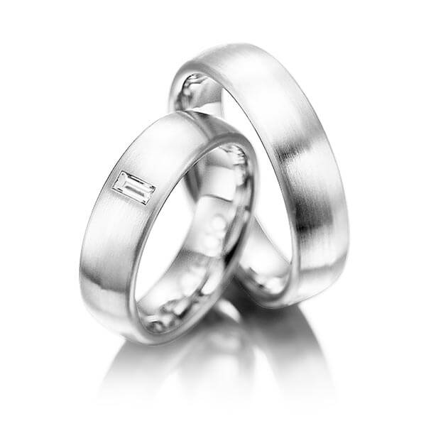 Paar klassische Trauringe/Eheringe in Graugold 750 mit zus. 0,1 ct. Baguette-Diamant tw, vs von acredo - A-1002-3