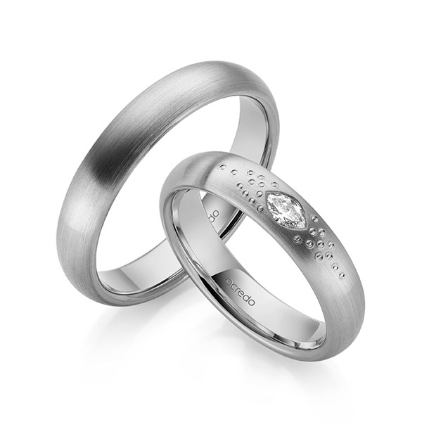 Paar klassische Trauringe/Eheringe in Graugold 750 mit zus. 0,1 ct. tw, vs von acredo - A-2165-3 Paar klassische Trauringe/Eheringe in Graugold 750 mit zus. 0,1 ct. tw, vs von acredo - A-2165-3