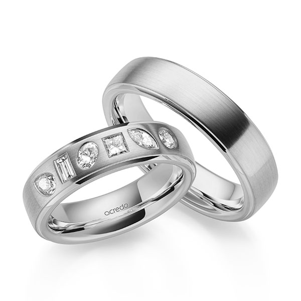 Paar klassische Trauringe/Eheringe in Graugold 750 mit zus. 0,64 ct. Baguette-Diamant & Brillant & Prinzess-Diamant tw, vs tw, si von acredo - A-2147-5