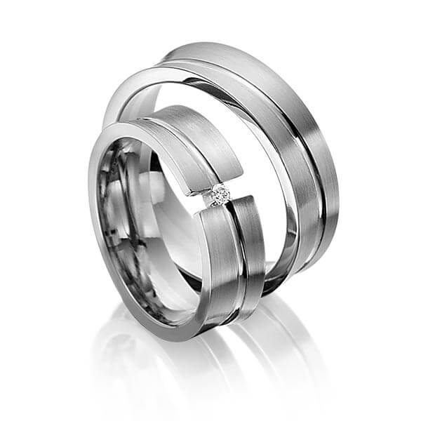 Paar klassische Trauringe/Eheringe in Graugold dunkel 585 mit zus. 0,025 ct. Brillant tw, si von 123GOLD