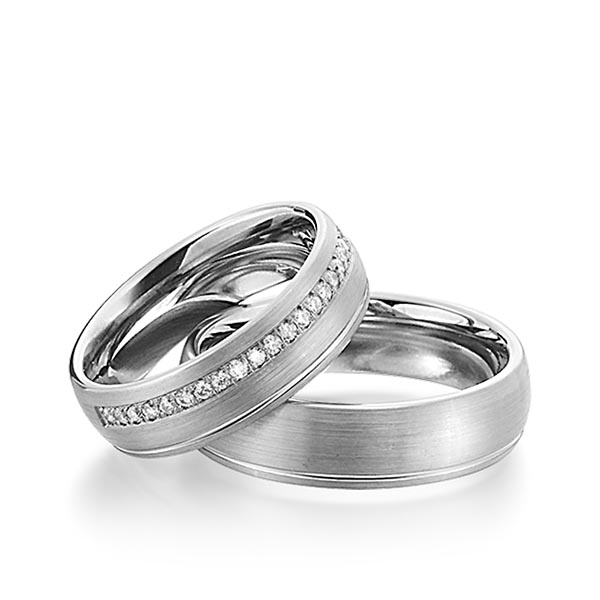 Paar klassische Trauringe/Eheringe in Graugold dunkel 585 mit zus. 0,23 ct. Brillant tw, si von Steinberg - Q-1335-13