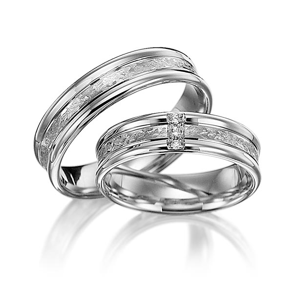 Paar klassische Trauringe/Eheringe in Palladium 500 mit zus. 0,03 ct. Brillant tw, si von Merii