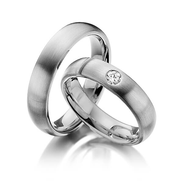 Paar klassische Trauringe/Eheringe in Palladium 585 mit zus. 0,1 ct. Brillant tw, si von Steinberg