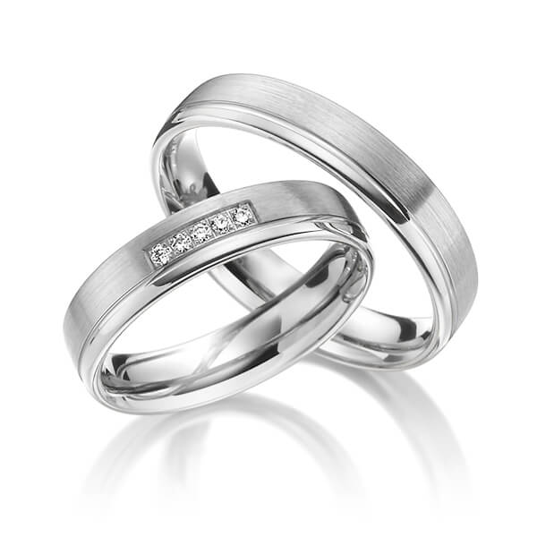 Paar klassische Trauringe/Eheringe in Platin 600 mit zus. 0,05 ct. Brillant tw, si von Steinberg - Q-1179-10