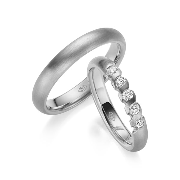 Paar klassische Trauringe/Eheringe in Platin 600 mit zus. 0,4 ct. Brillant tw, si - UQ-1021-5 Paar klassische Trauringe/Eheringe in Platin 600 mit zus. 0,4 ct. Brillant tw, si - UQ-1021-5